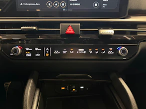 https://vehicle.imgix.net/4297617/c3acd8ed-1321-4fbc-8658-56daa11a8cc2.jpg