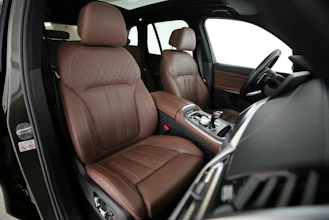https://vehicle.imgix.net/4297643/d3198e71-72f5-4afe-8b6f-15130903b3a9.jpg