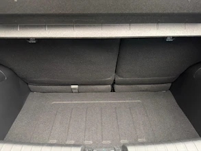 https://vehicle.imgix.net/4297701/a4ebf271-70ea-438f-84fa-6ce9ec21bd34.jpg