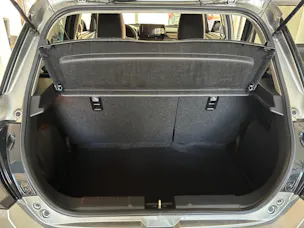 Suzuki Swift 1.2 Sakura Top Hybrid 4x4