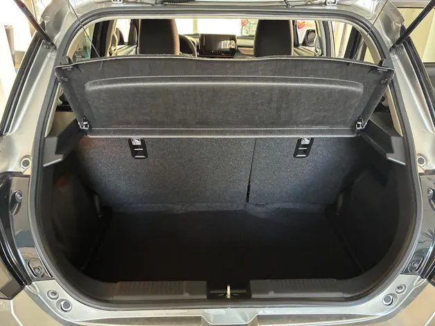 Suzuki Swift 1.2 Sakura Top Hybrid 4x4