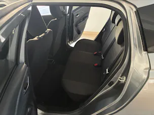 Suzuki Swift 1.2 Sakura Top Hybrid 4x4