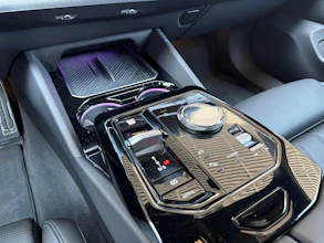 https://vehicle.imgix.net/4297707/a9108dbf-d531-42c3-bbc7-d92bfdc89ca4.jpg