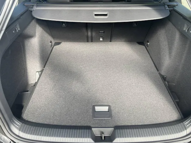 VW Golf VIII Variant 2.0 TSI R-Line DSG 4motion