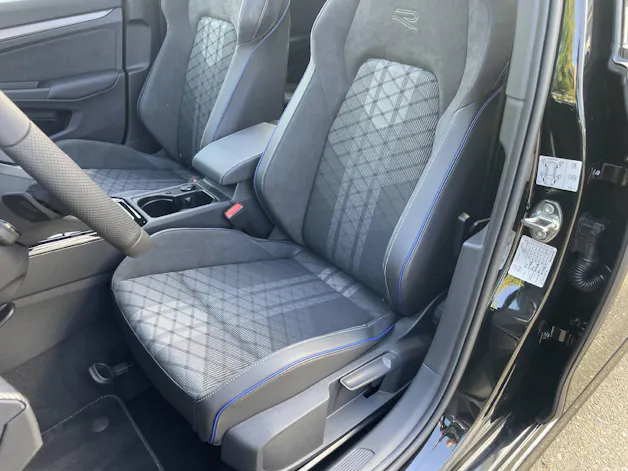 VW Golf VIII Variant 2.0 TSI R-Line DSG 4motion