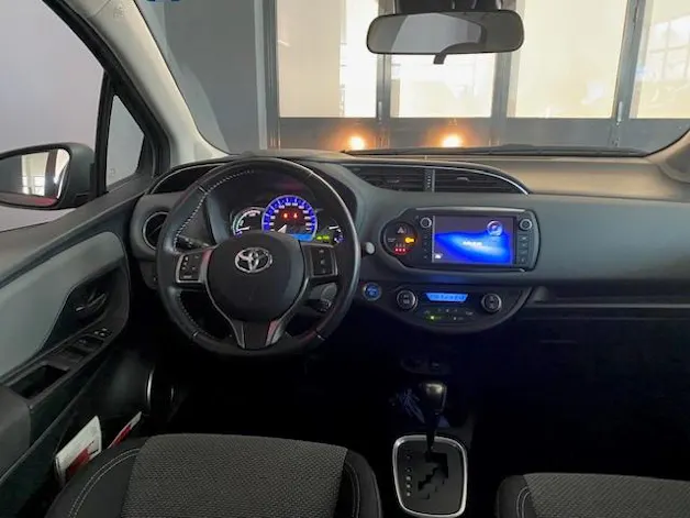 Toyota Yaris 1.5 VVT-i HSD Trend