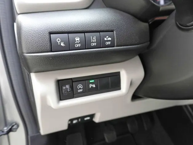 Suzuki Swift 1.2 Sakura Top Hybrid 4x4