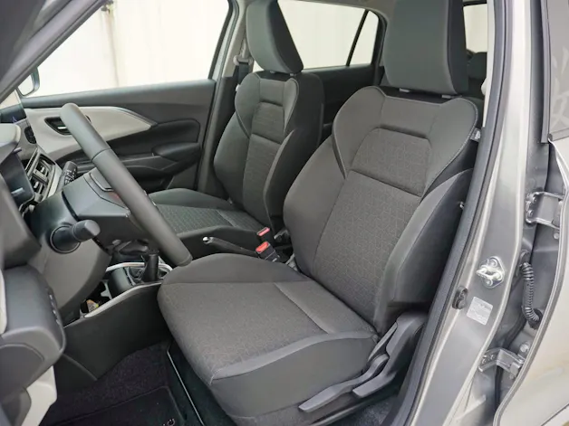 Suzuki Swift 1.2 Sakura Top Hybrid 4x4