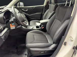 Subaru Forester Station 2.0i e-Boxer Swiss Plus