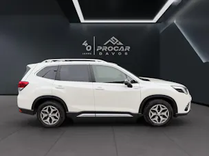 Subaru Forester Station 2.0i e-Boxer Swiss Plus