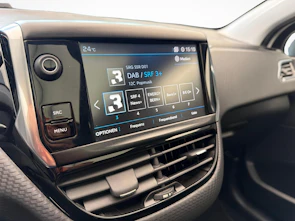 Fahrzeugbild PEUGEOT 208 1.2 PureTech Allure S/S