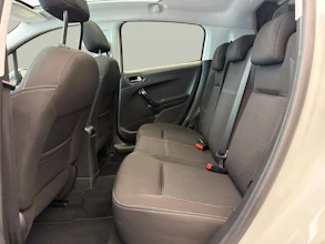 https://vehicle.imgix.net/4297874/975cd69e-80d6-4f23-a228-b159d02c1b0a.jpg