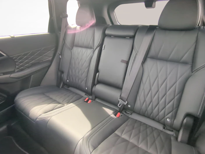 Fahrzeugbild MITSUBISHI OUTLANDER