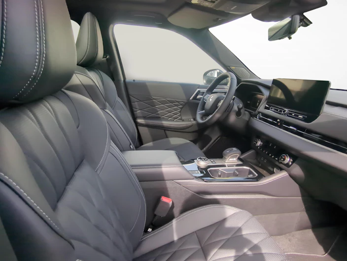 Fahrzeugbild MITSUBISHI OUTLANDER
