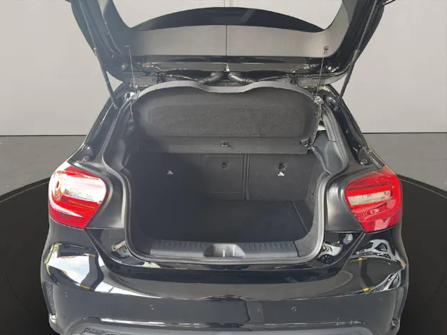Mercedes-Benz A 180 AMG Line