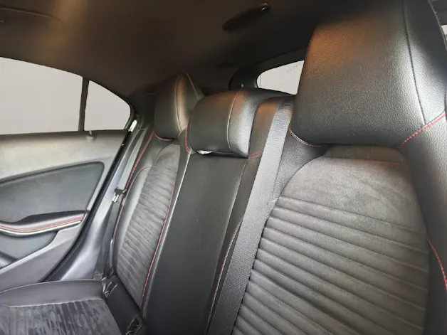 Mercedes-Benz A 180 AMG Line