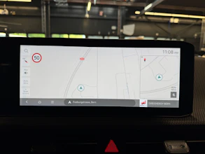 https://vehicle.imgix.net/4297918/36301222-2d8b-488f-9a15-1f583c202247.jpg