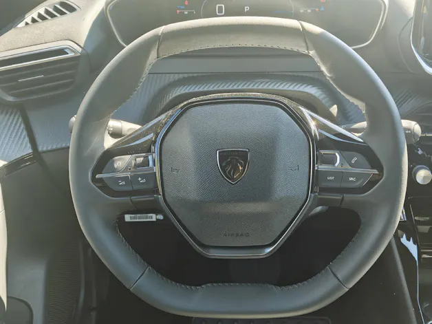 Peugeot 2008 1.2 Hybrid Allure