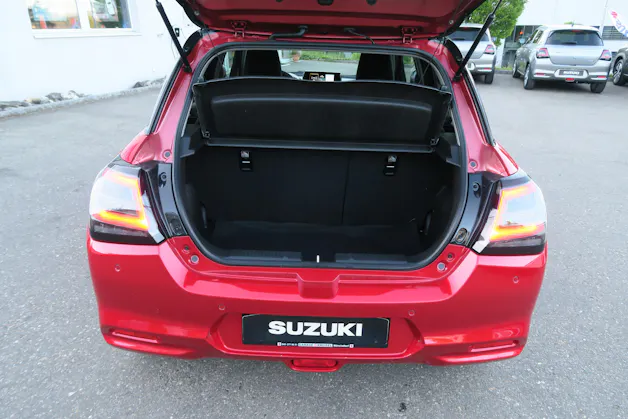 Suzuki Swift 1.2 Sakura Top Hybrid