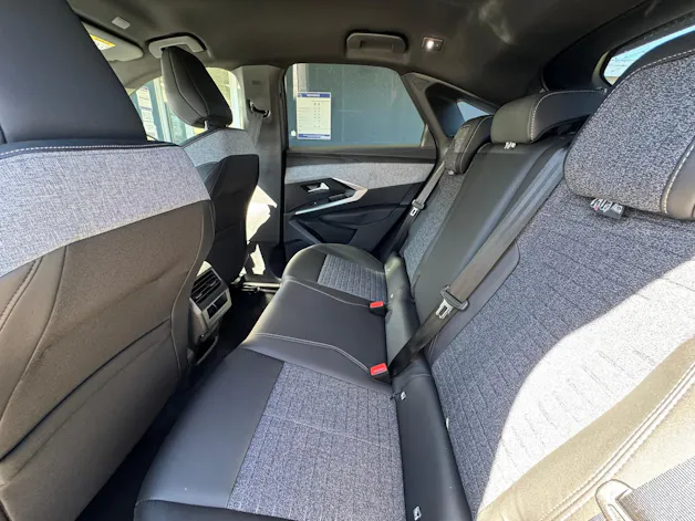 Peugeot 3008 145 e-DSC6 Hybrid Allure Premium