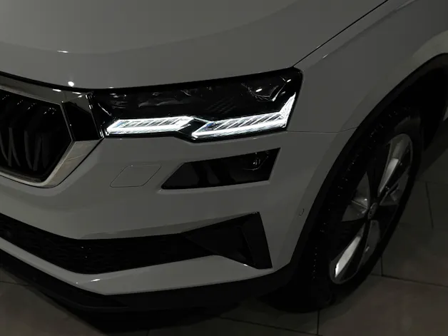 Škoda Karoq 2.0 TDI CR Style 4x4 DSG | AHK 2100Kg | 1.Hand
