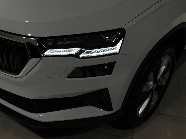 Škoda Karoq 2.0 TDI CR Style 4x4 DSG | AHK 2100Kg | 1.Hand