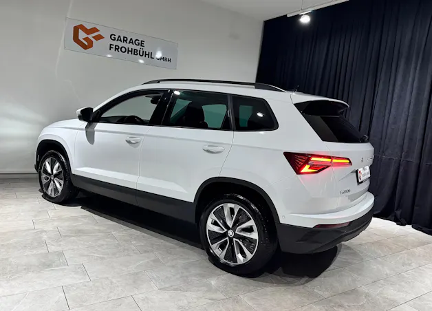 Škoda Karoq 2.0 TDI CR Style 4x4 DSG | AHK 2100Kg | 1.Hand