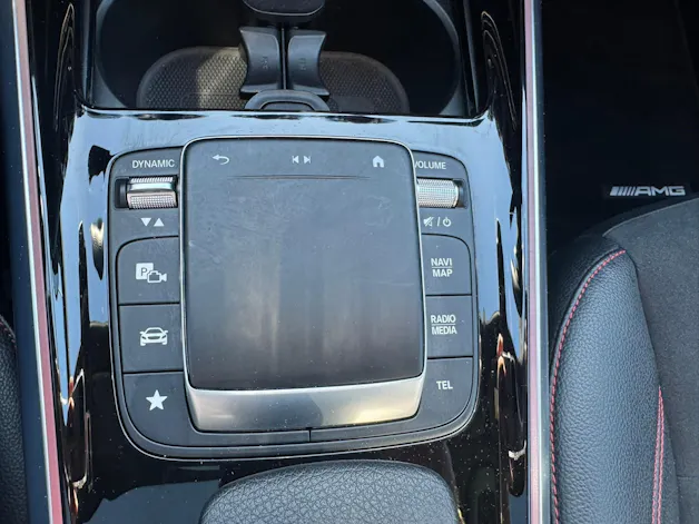 Mercedes-Benz GLA 200 4Matic AMG Line 8G-DCT