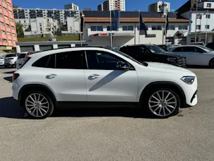 Mercedes-Benz GLA 200 4Matic AMG Line 8G-DCT