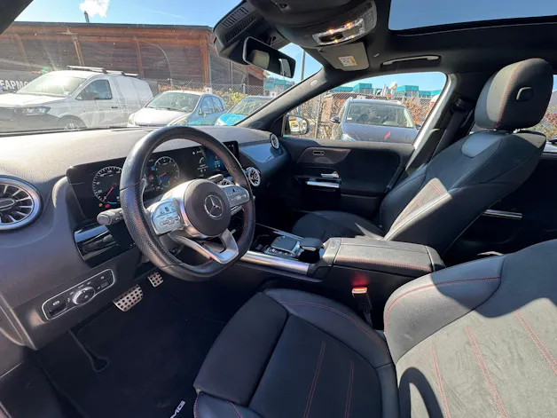 Mercedes-Benz GLA 200 4Matic AMG Line 8G-DCT