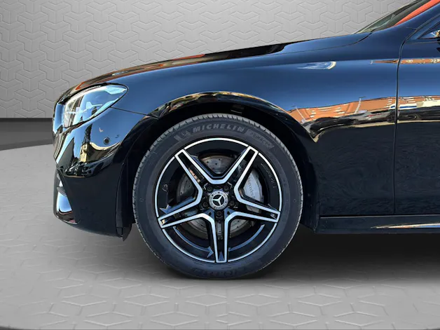 Mercedes-Benz E 220 d T 4Matic AMG Line 9G-Tronic