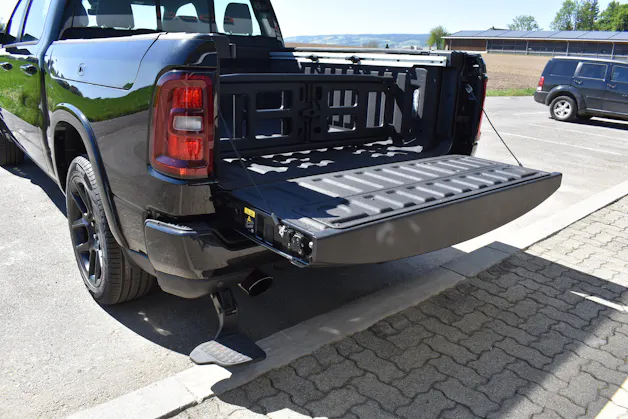 Dodge RAM 1500 CrewCab Laramie Night 3.0 Hurricane