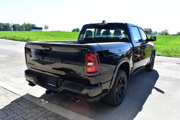 Dodge RAM 1500 CrewCab Laramie Night 3.0 Hurricane