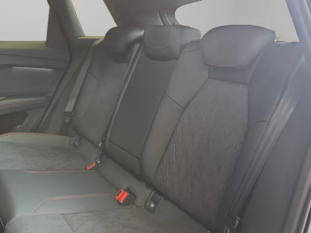 Audi Q4 e-tron 45 Edition Swiss Ski quattro