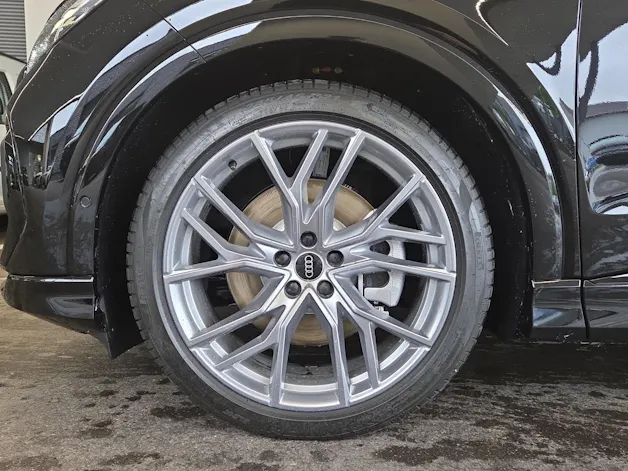 Audi Q4 e-tron 45 Edition Swiss Ski quattro