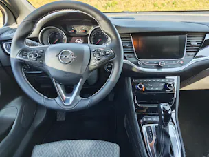 Opel Astra 1.6i Turbo OPC Line Automatic