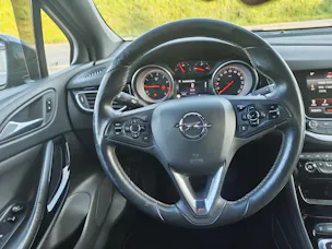 Opel Astra 1.6i Turbo OPC Line Automatic