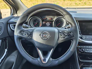 Opel Astra 1.6i Turbo OPC Line Automatic