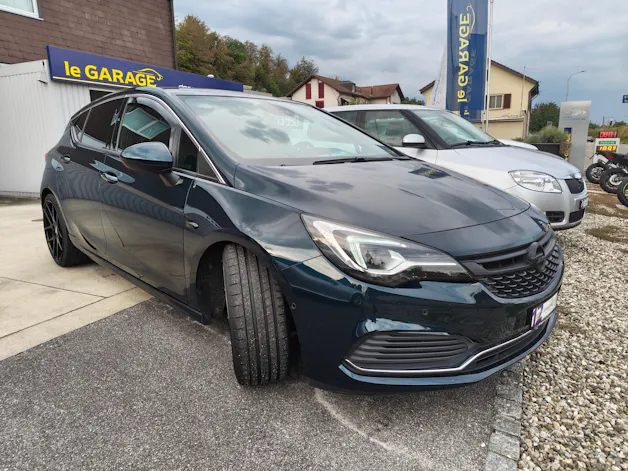 OPEL Astra 1.6i Turbo OPC Line Automatic