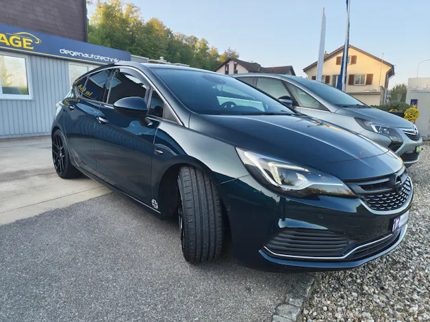 Opel Astra 1.6i Turbo OPC Line Automatic