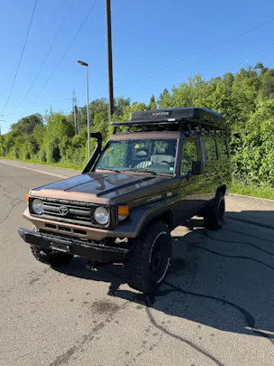 Toyota Land Cruiser 400 Hdt Long 4.2D