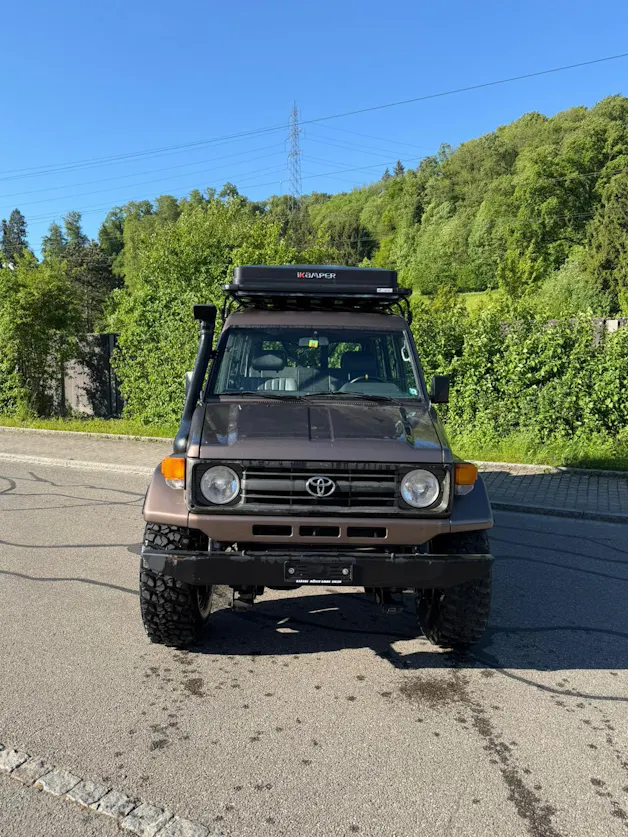 Toyota Land Cruiser 400 Hdt Long 4.2D