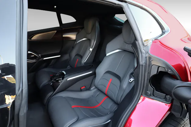 Ferrari Purosangue 6.5 V12