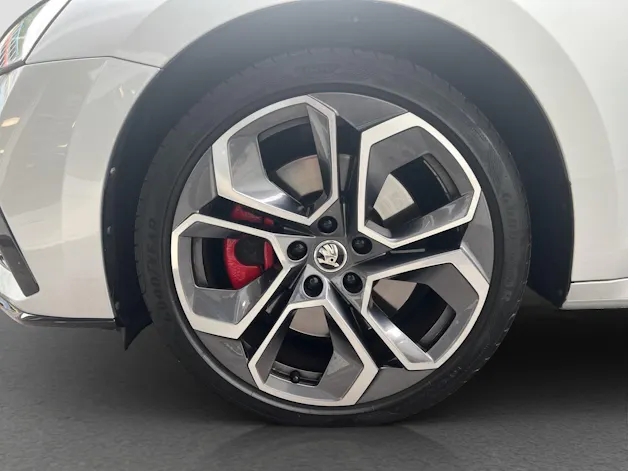 Škoda Octavia Combi 2.0 TSI DSG RS