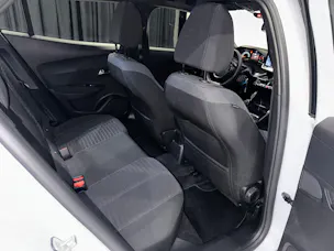 Peugeot 2008 1.2 PureTech Active Pack | CH | 1.Hand |