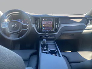 Volvo XC60 B5 Benzin Mild Hybrid AWD Plus Dark Geartronic