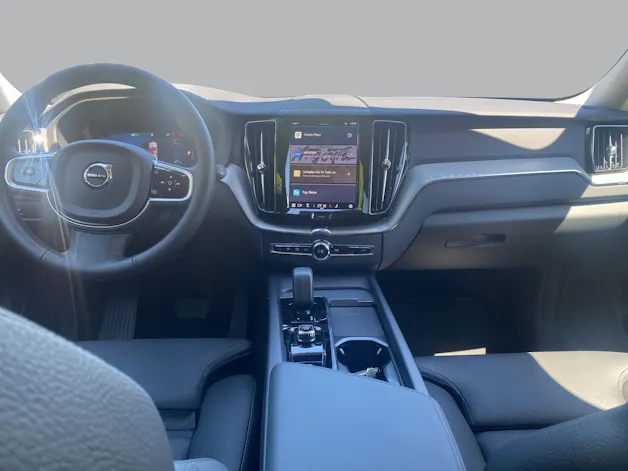 Volvo XC60 B5 Benzin Mild Hybrid AWD Plus Dark Geartronic