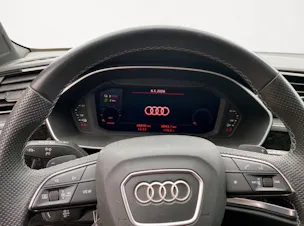 Audi Q3 45 TFSI e S line S-tronic