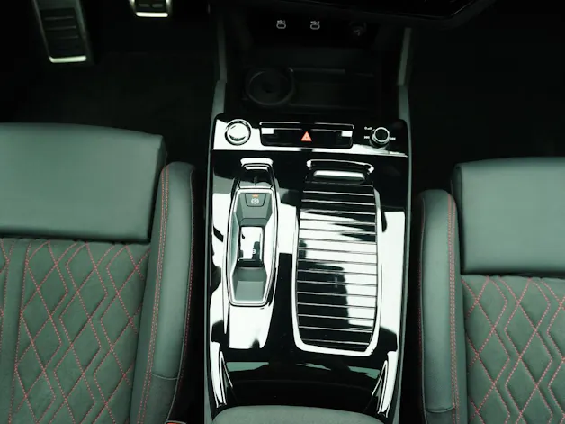 Audi Q6 e-tron S line quattro