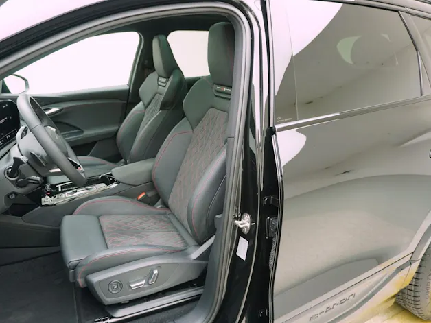 Audi Q6 e-tron S line quattro